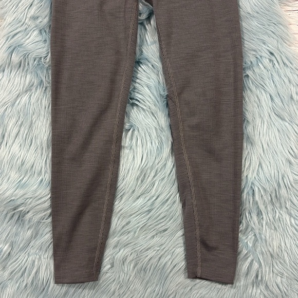Beyond Yoga Heather Ribbed High Waisted Leggings in Grey - Picture 5 of 8